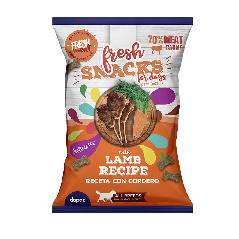 Imagen de una bolsa naranja de snacks de cordero para mascotas de la marca Fresh.
