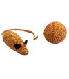 Imagen de un juguete para gato. Ratón y pelota de color naranja y beige