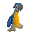 Imagen frontal de un peluche para perro con forma de guacamayo de color azul.