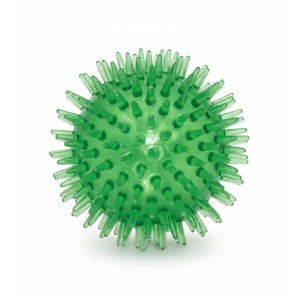Pelota con puas para perro translucida de color verde.