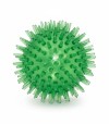 Pelota con puas para perro translucida de color verde.